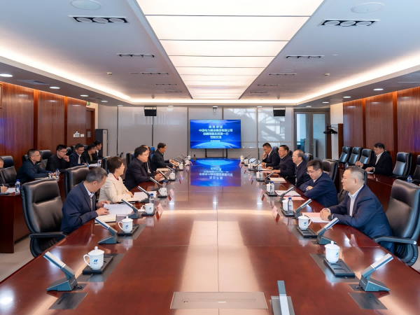 華電集團副總經理吳敬凱會見中國電建黨委常委、副總經理徐鵬程