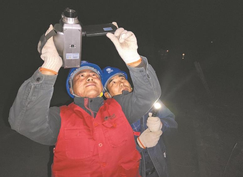 青海貴南縣：零下15攝氏度，冬夜巡檢保供電