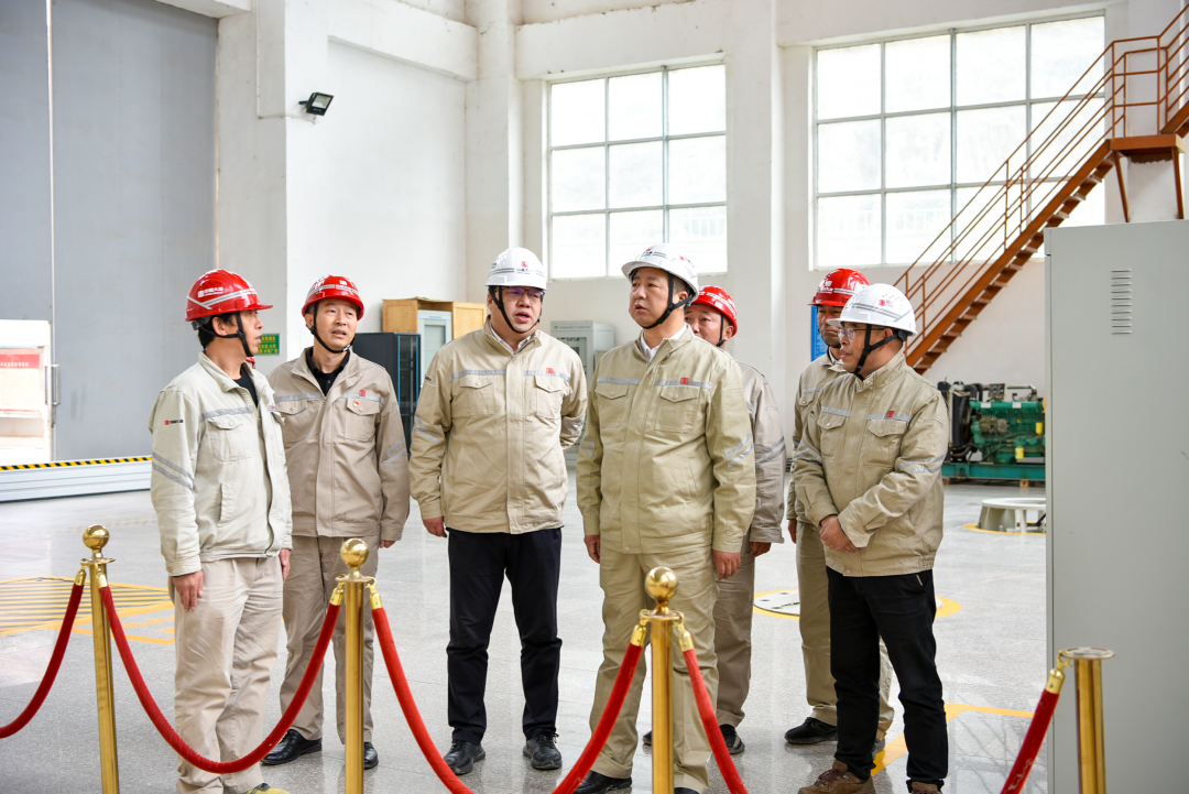 大唐甘肅公司黨委書記、董事長(zhǎng)王建偉到碧口水電廠調(diào)研指導(dǎo)工作