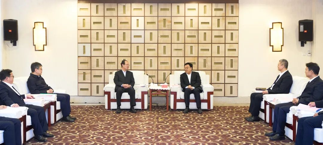 中國電建黨委書記、董事長丁焰章拜會(huì)海南省委書記馮飛