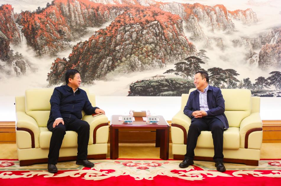 大唐甘肅公司黨委書記、董事長(zhǎng)王建偉與甘肅電投集團(tuán)黨委書記、董事長(zhǎng)蒲培文會(huì)談