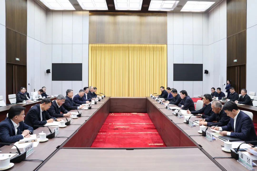 溫樞剛張文峰與國家電網(wǎng)董事長張智剛、總經(jīng)理龐驍剛會談