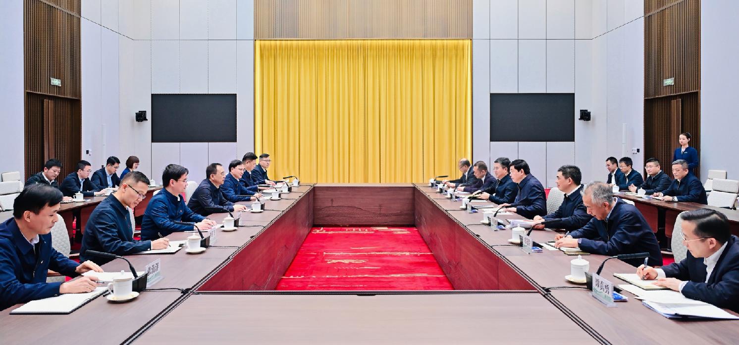 中國大唐集團董事長鄒磊、總經(jīng)理張傳江與國家電網(wǎng)董事長張智剛、總經(jīng)理龐驍剛會談