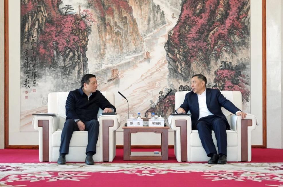 中國(guó)能建黨委書記、董事長(zhǎng)宋海良與湖州市委書記陳浩會(huì)談