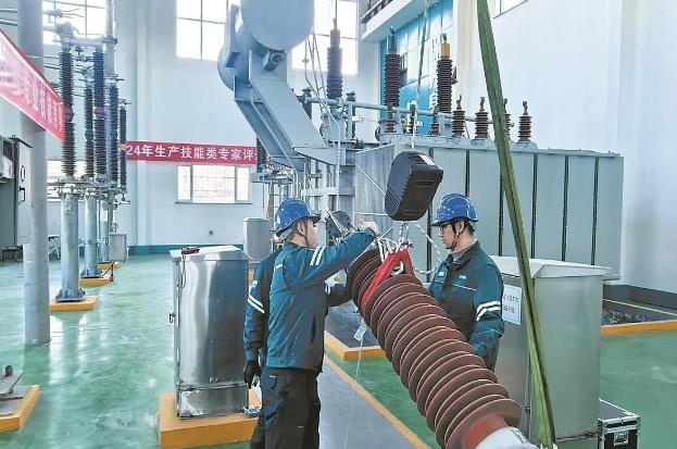 山西晉城供電研制組合器具，變壓器高壓套管吊裝無須登高