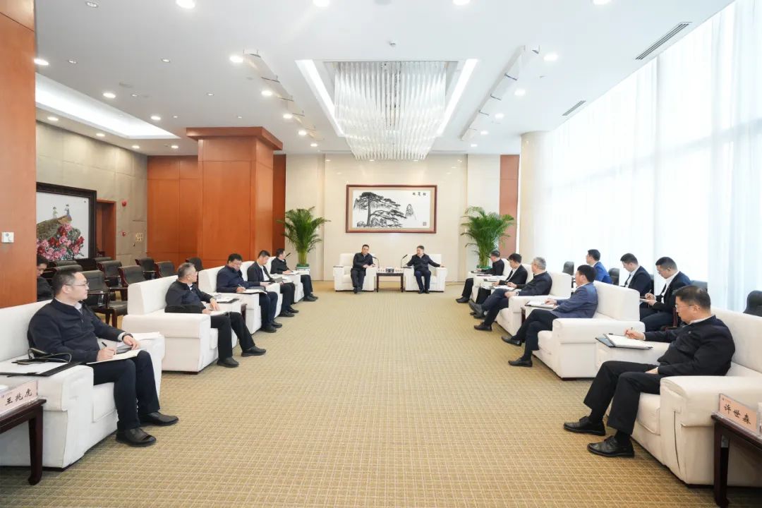 華能集團(tuán)董事長溫樞剛、總經(jīng)理張文峰會(huì)見哈電集團(tuán)董事長曹志安、總經(jīng)理黃偉